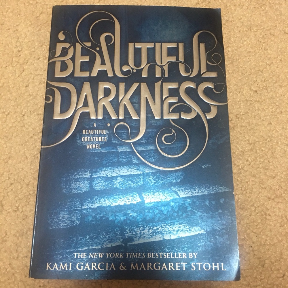 💙Beautiful Darkness Book🖤